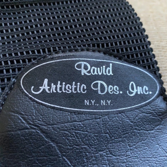 Ravid’s Artistic Design Metal Leather Stretc… main image 6